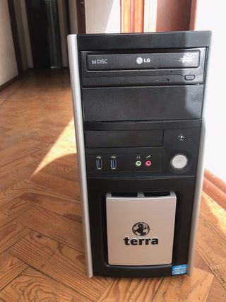 PC  i3 41308 GB RAM; 250 GB SSD; Windows10