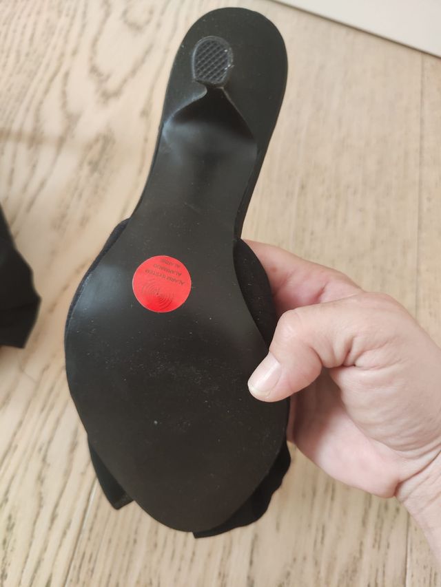 Sandalias negras tacón Oysho NUEVAS