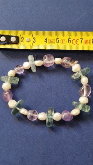 Pulsera de piedras y perlas de imitación