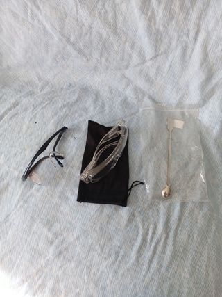 Gafas laboratorio y espátula
