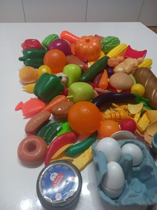 Frutas y verduras de juguete