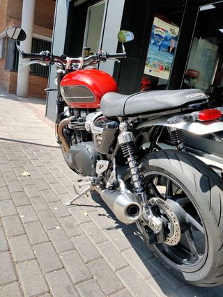 TRIUMPH SPEED TWIN