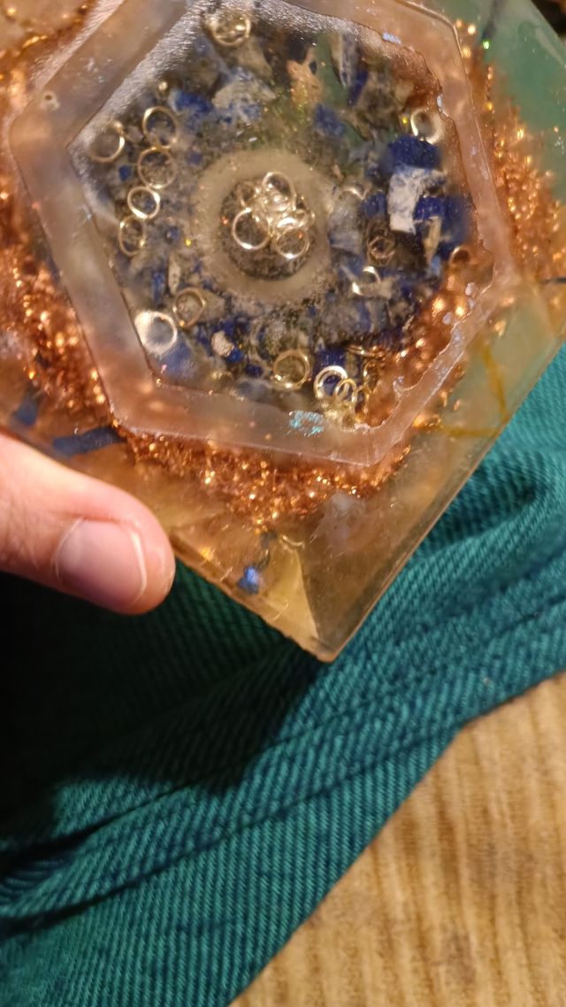 Pirámide de keops de poder emergente