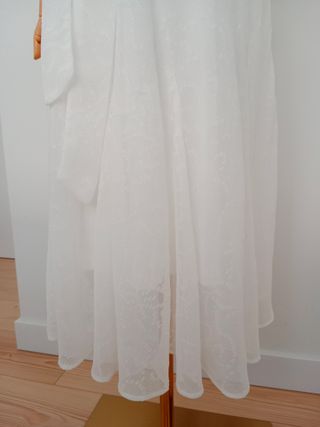 Vestido midi vaporoso de DKNY