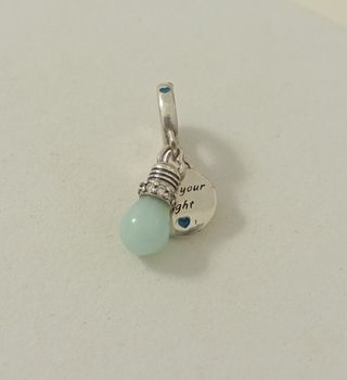 Charm Colgante Bombilla Brillante.