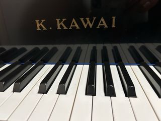 Piano de cola Kawai KG-2D