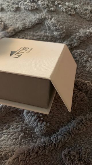 Caja original de Lotus silver