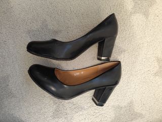 Zapatos negros tacón