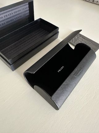 Funda de gafas Prada