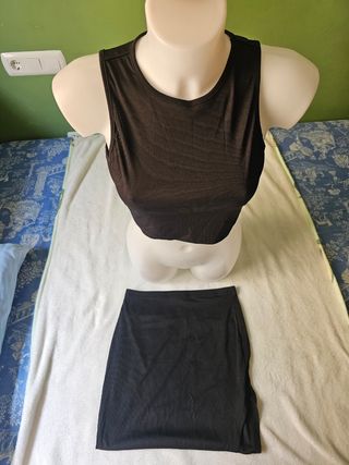 Set top y falda larga en negro