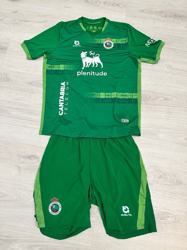 2 Equipacion Racing de Santander