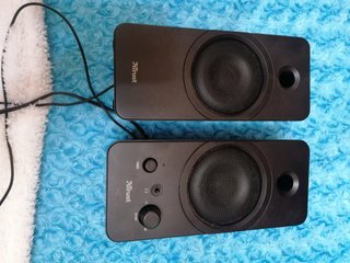 Altavoces autoamplificados