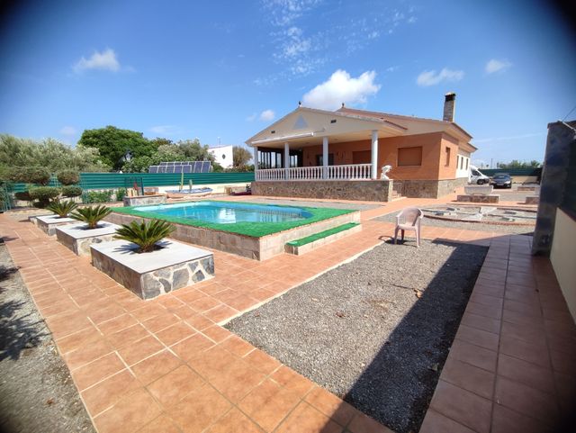 Chalet Casa en venta o alquiler larga temporada