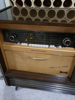 Radio- tocadiscos Telefunken 1958