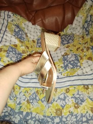 Sandalias señora,leer descripción