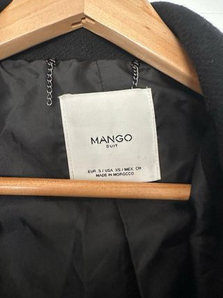 Casaco Preto da Mango