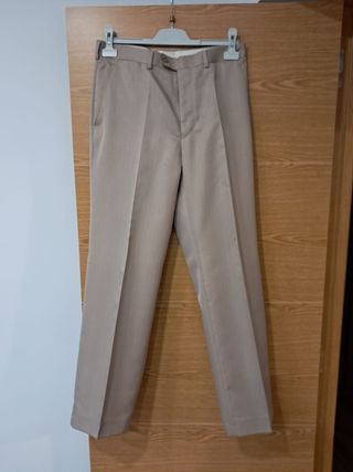 Traje beige