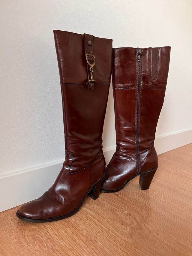 Botas altas de cuero