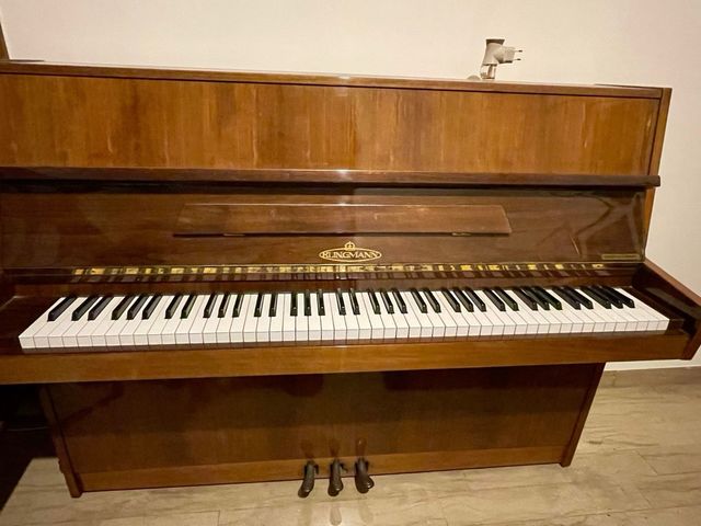 Pianoforte verticale