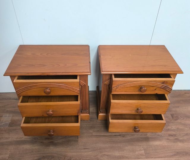 COMODA Y MESILLAS MADERA ROBLE VER FOTOS