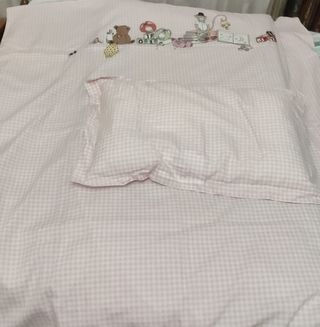 Cuna Hensvik Ikea + sommier + colchón y protector 