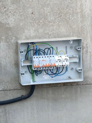 Cerrajería,Instalaciones Eléctricas,Soldadura..etc