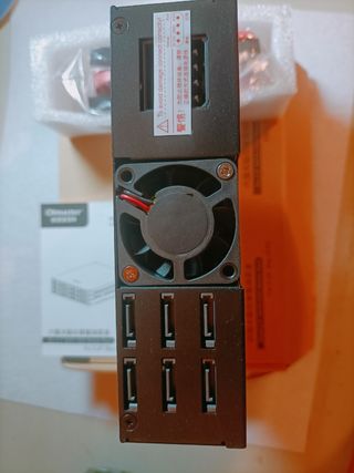 Carcasa disco duro 2,5 para al 6 discos.