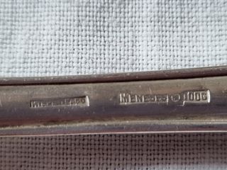 Antigua taza con plato plateado y cristal opalina.