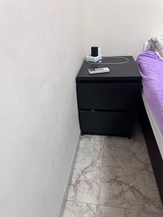 Mesita de noche ikea modelo Malm