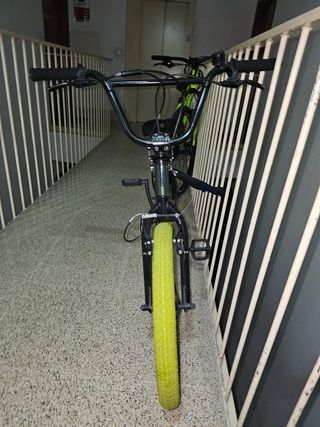 Bicicleta BMX , poco uso 