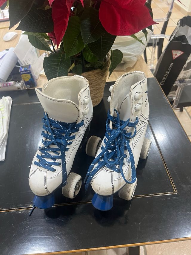 Patines cuatro ruedas.