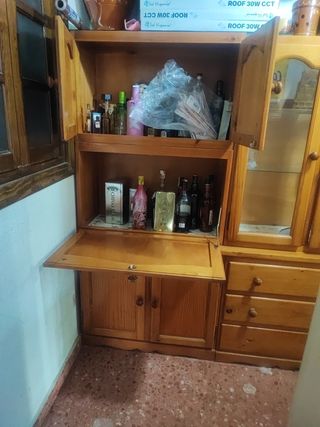 Armario madera comedor