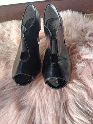 Zapatos negros 24h