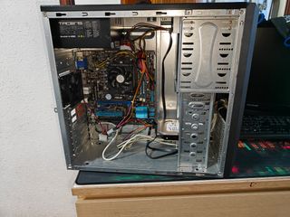 Se vende torre de computadora