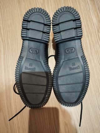 Zapatos negros camper