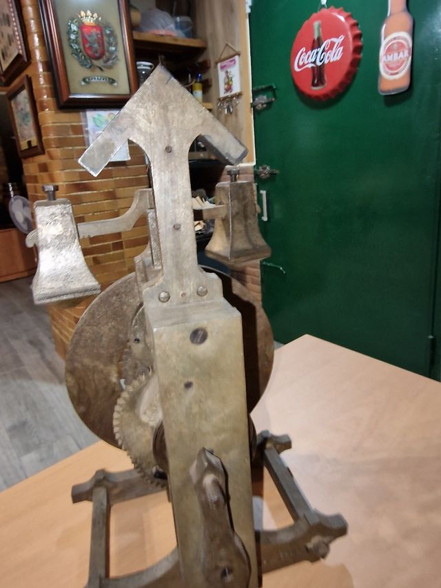 RELOJ DE CUERDA ARTESANAL