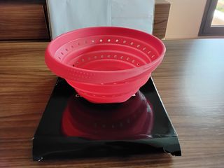 Colador de silicona plegable.