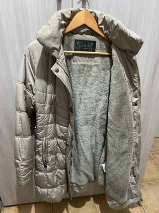 Cazadora anorak larga color marron