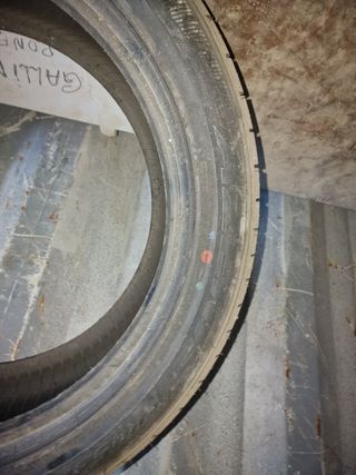 Neumaticos 215/50R18 92W