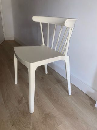 Silla Sklum blanca