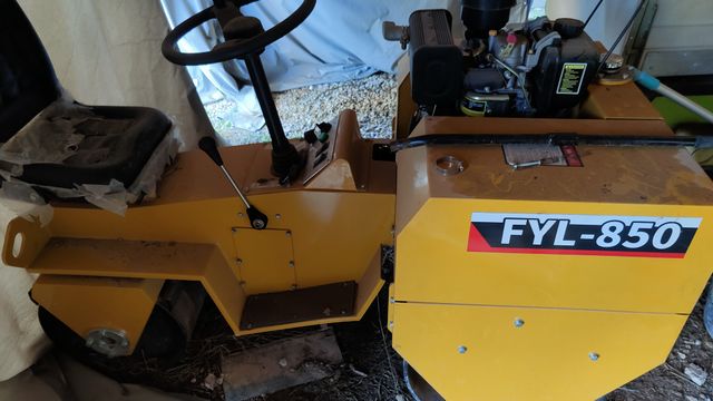 Compactador FYL-850 doble rodillo 7HP NUEVA