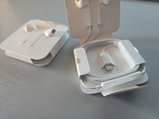 Apple Earpods (x2) Conector Lightning