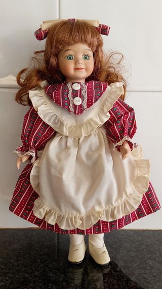 MUÑECA PORCELANA 