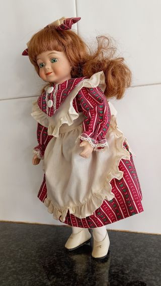 MUÑECA PORCELANA 