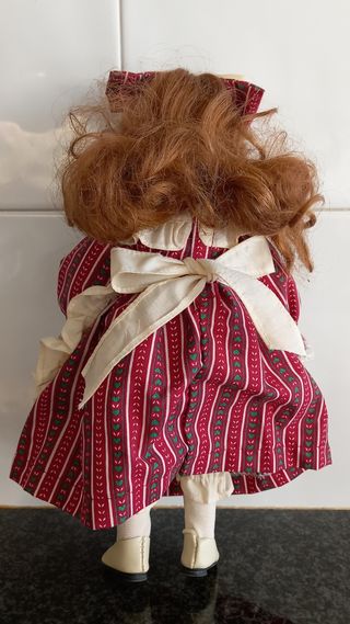 MUÑECA PORCELANA 