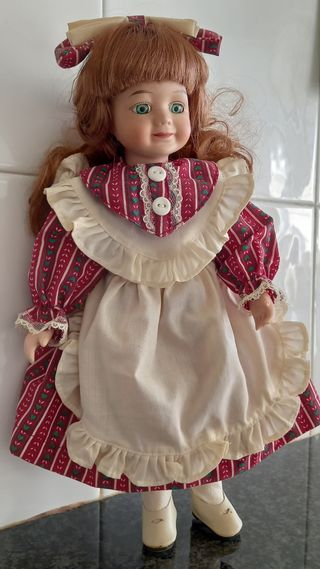 MUÑECA PORCELANA 