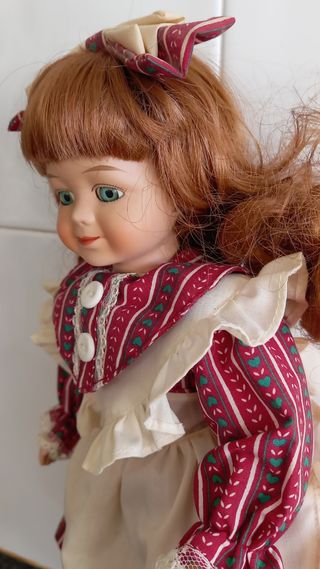 MUÑECA PORCELANA 
