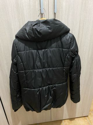 Cazadora anorak corta negra