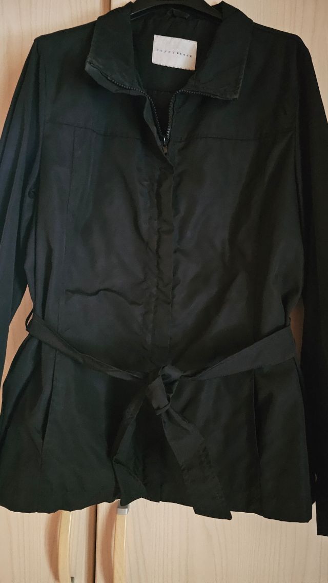 Giubbino nero donna/paravento pioggia