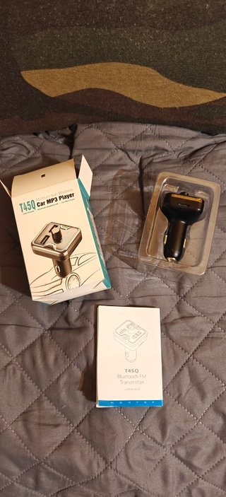 Cargador rápido y manos libres bluetooth